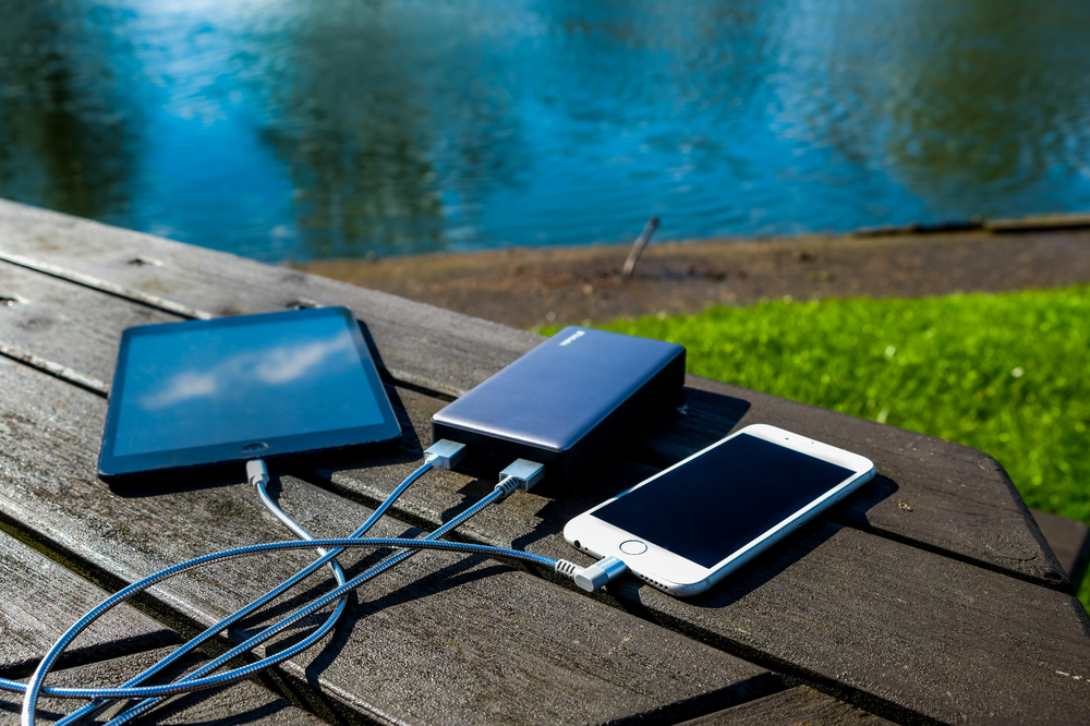 49577 48876 48859 Power Bank & Cable Lifestyle 91
