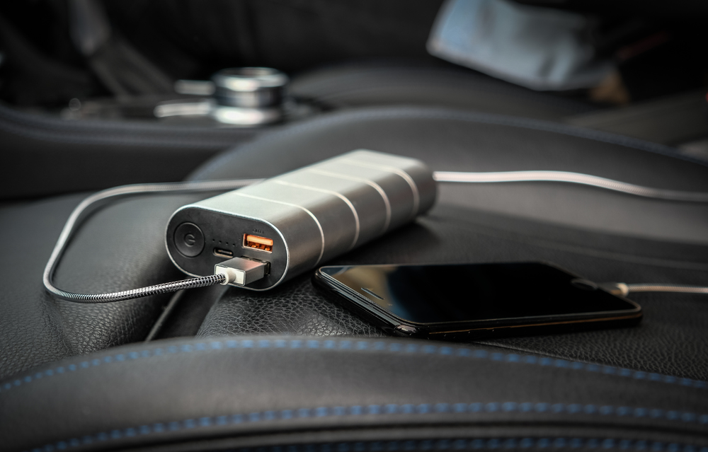 49574 48876 Power Bank & Cable Lifestyle 64