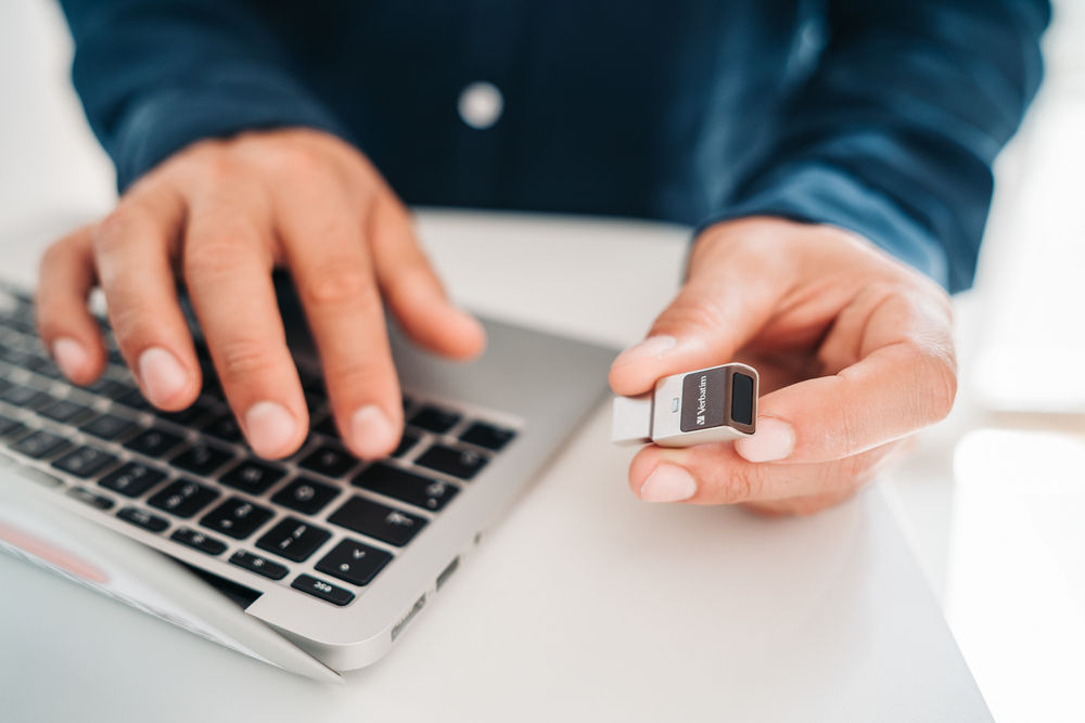 Fingerprint Secure USB 3.2 Gen 1-enhet 32GB*