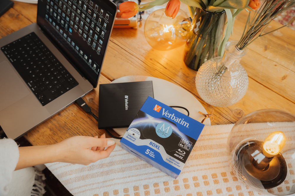 Verbatim Lifestyle pictures Backup your Memory Shooting February 2023 43886 43834 AB
